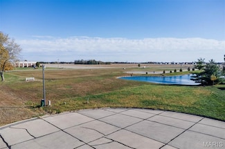 55 Jason's Pointe, Highland, IL 62249