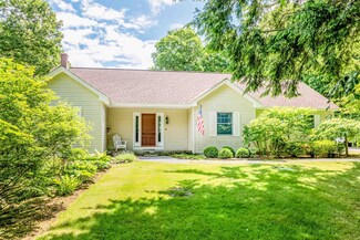 24 Meadow Rd, Newbury, NH 03255