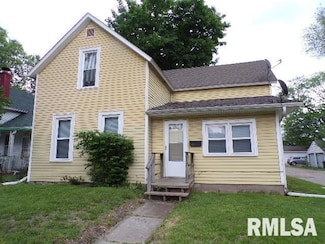 617 Oak St, Davenport, IA 52802