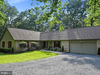 9387 Covenant Hill Ln, Marshall, VA 20115
