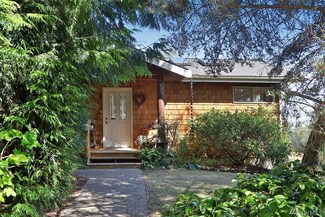 875 Greentree Dr, Greenbank, WA 98253