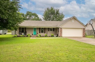 470 Honeysuckle Ln, Cabot, AR 72023
