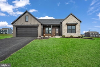 10 Family Dr, Carlisle, PA 17015