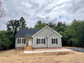 124 Saponi Dr, Madison Heights, VA 24572