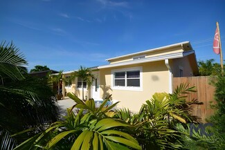 1400 Cardinal Ln, Lantana, FL 33462