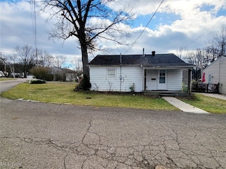 9 Mahoning Ct, Newton Falls, OH 44444