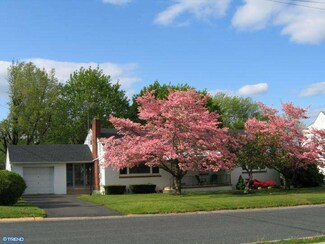 9 Walnut St, Richlandtown, PA 18955