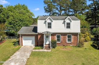 112 Carolina Cir, Jacksonville, NC 28546