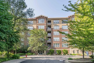 9360 Skokie Blvd Unit 219, Skokie, IL 60077