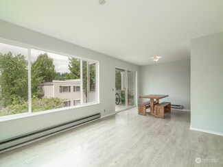9911 NE 119th Ct, Kirkland, WA 98034