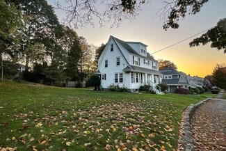 17 Pilgrim Rd, Marblehead, MA 01945