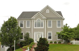 315 Hickory Nut Dr, Eighty Four, PA 15330