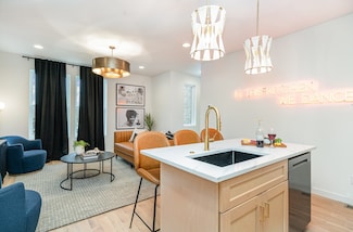 2000 S Hamilton Rd Unit 2, Nashville, TN 37218