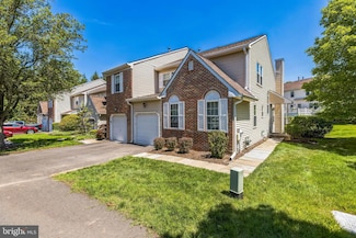 22 Pioneer Ct, Ewing, NJ 08628
