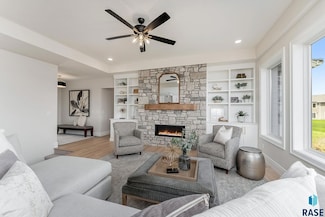 2404 S Galena Ct, Sioux Falls, SD 57110