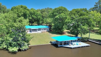 570 Lakeshore Dr, Cordele, GA 31015