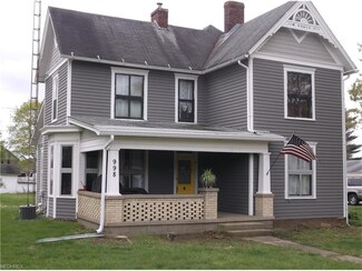 998 2nd St, Dresden, OH 43821