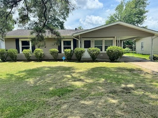 5045 Raleigh Dr, Beaumont, TX 77706