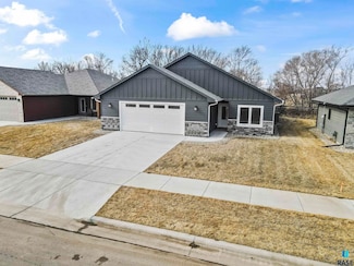 169 Thelma Ave, Harrisburg, SD 57032