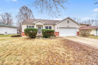 819 S Oak St, West Chicago, IL 60185