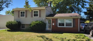 1038 N Oakwood Ave, Griffith, IN 46319