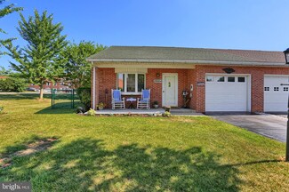 18004 Putter Dr, Hagerstown, MD 21740