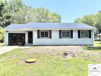 2704 Rosebud Cir, Sedalia, MO 65301
