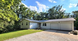 3 Fairlane Cir, Warrenton, MO 63383