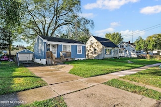 1735 Barrows St, Toledo, OH 43613