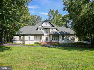 35316 Carnoustie Cir, Round Hill, VA 20141
