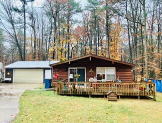 3456 S Pioneer Dr, White Cloud, MI 49349