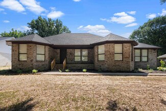 806 Drake Dr, Conway, AR 72034