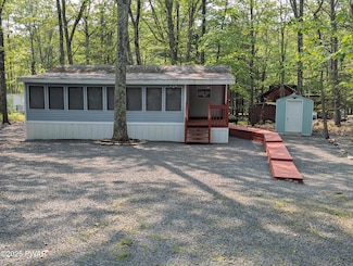 122 Dakota Ln, Shohola, PA 18458