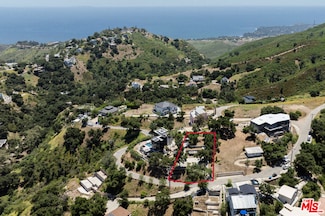 27084 Old Chimney Rd, Malibu, CA 90265