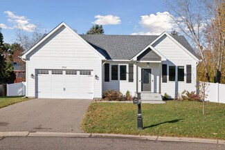 753 Crestview Dr N, Saint Paul, MN 55119