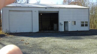 707 Willow Pond Dr, Grand Rivers, KY 42045