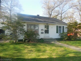 1744 Montague Ave, Muskegon, MI 49441