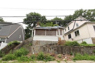 31 Belknap Ave, Yonkers, NY 10710