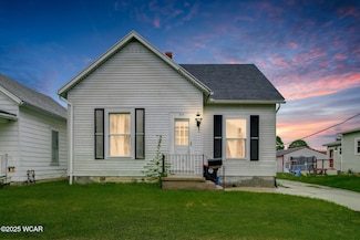 608 W Pearl St, Wapakoneta, OH 45895