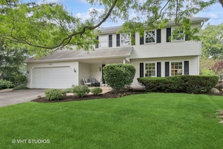 1109 E Gartner Rd, Naperville, IL 60540