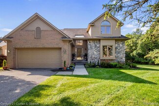 7065 Deerwood Trail Unit 27, West Bloomfield, MI 48323