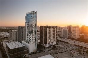 4521 San Felipe St Unit 1103, Houston, TX 77027