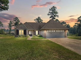 137 James Dr, Leesville, LA 71446