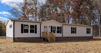 8884 N Carolina 62, Yanceyville, NC 27379