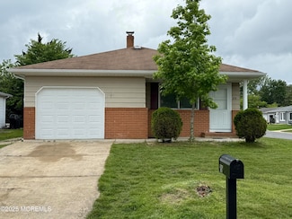 29 Spanish Wells St, Toms River, NJ 08757