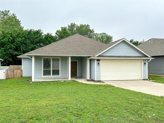 1131 Emily Ln, Ada, OK 74820