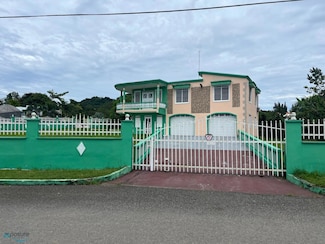 3 Callejón Sal Si Puedes Unit 3, San Sebastián, PR 00685