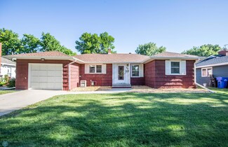 65 16th Ave N, Fargo, ND 58102