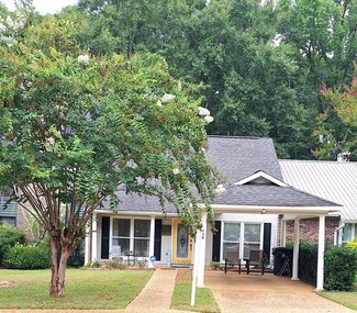 130 Emerald Lake Dr, Dothan, AL 36303