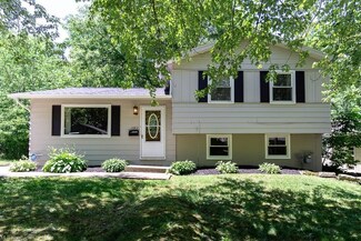 1082 Middlecoff Dr, Akron, OH 44313